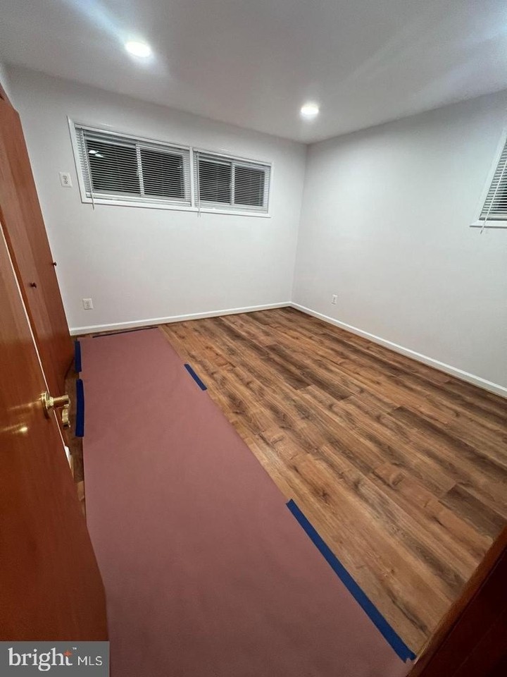 7305 Charlotte St - Photo 7 of 12