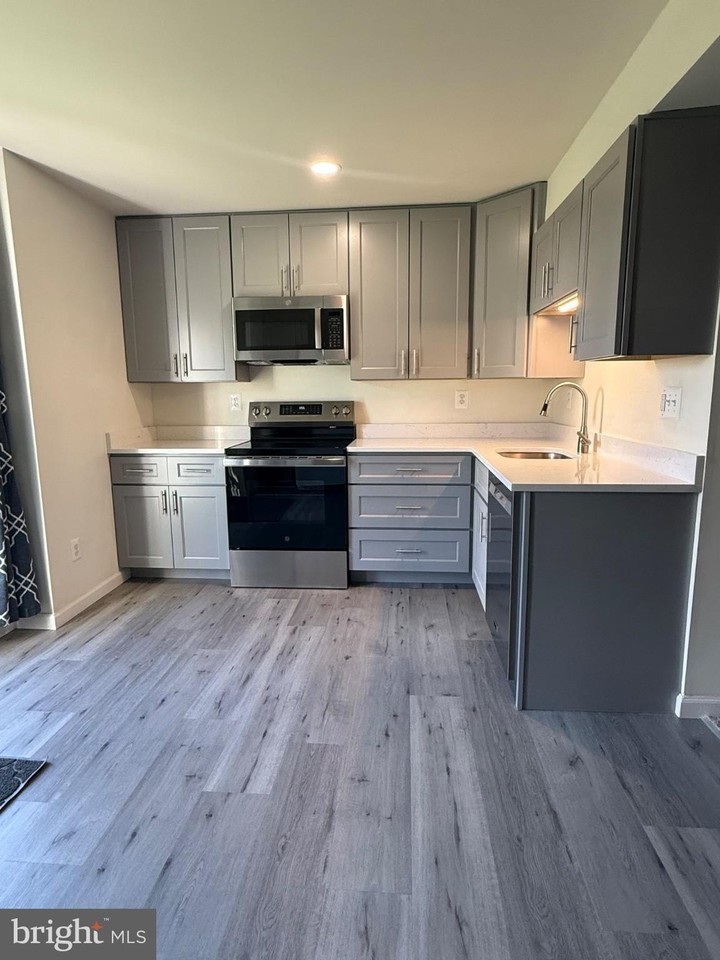 15106 Toccoa Ct - Photo 2 of 12