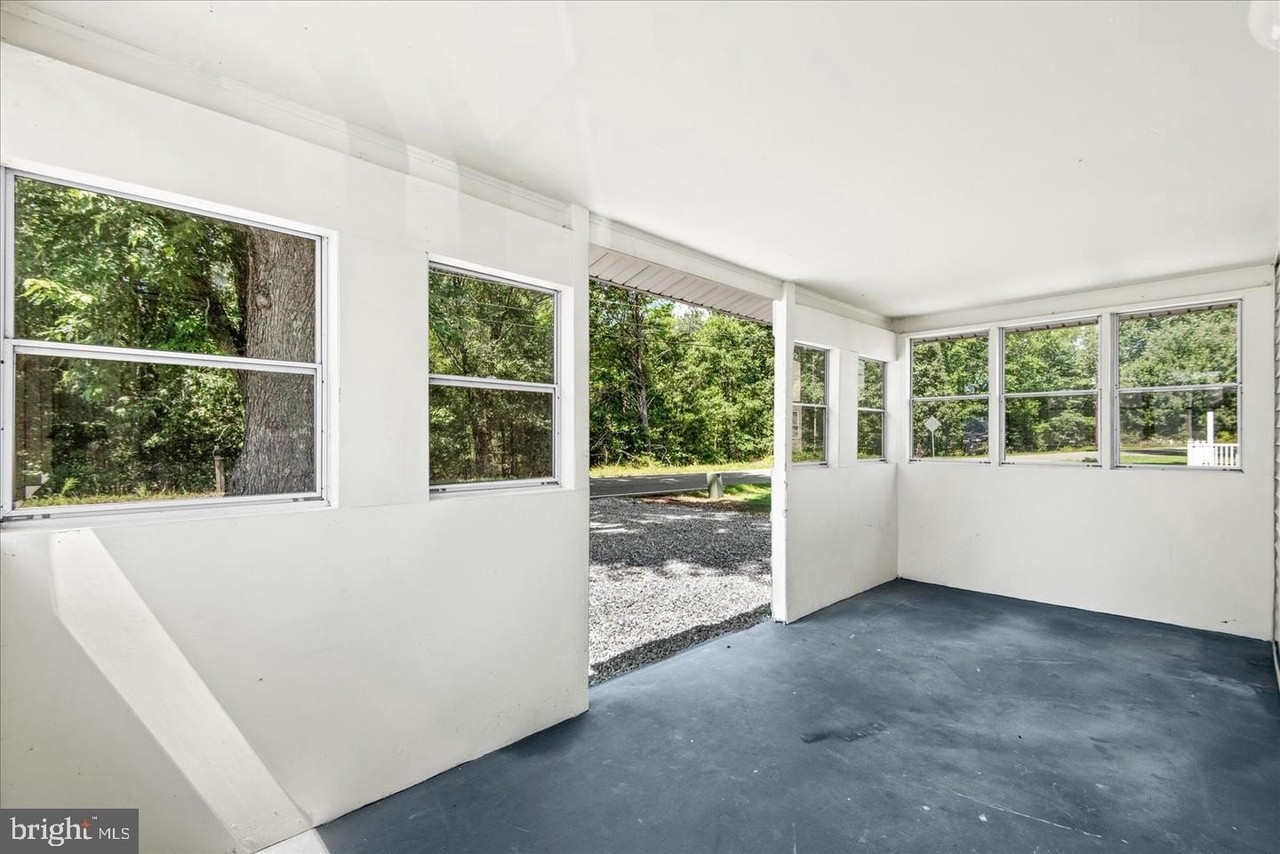 58 Longfield Rd - Photo 7 of 31