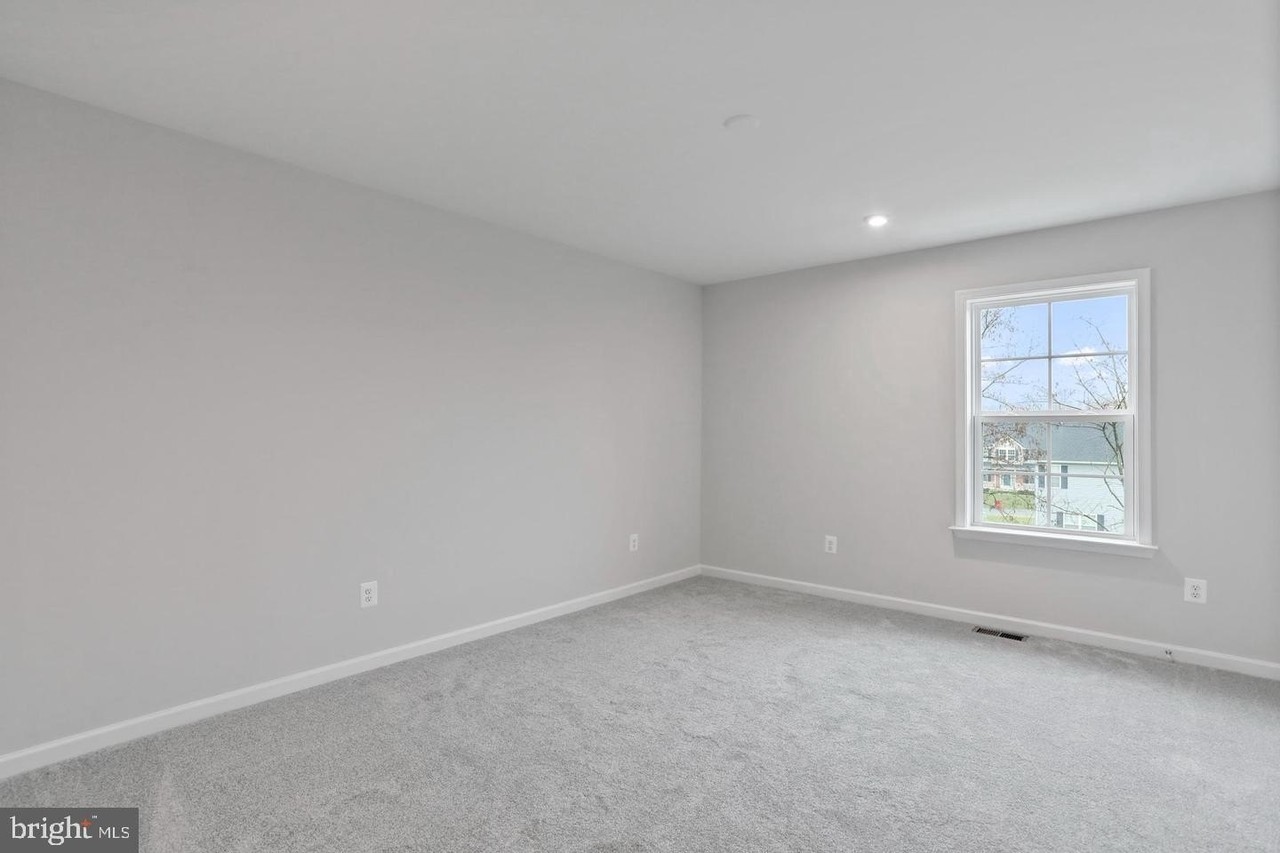 274 Ludgate Mnr - Photo 6 of 43