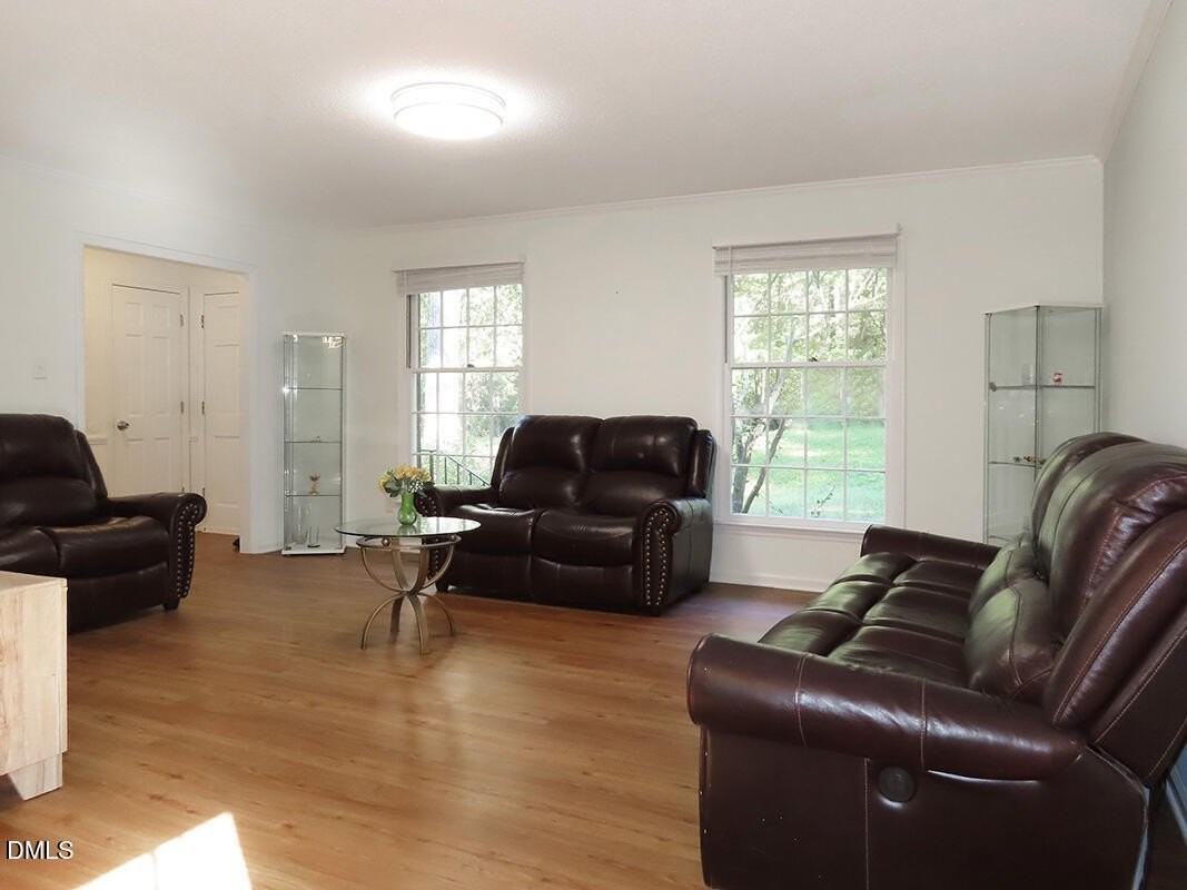 1920 White Plains Rd - Photo 2 of 22