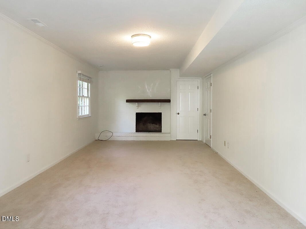 1920 White Plains Rd - Photo 6 of 22