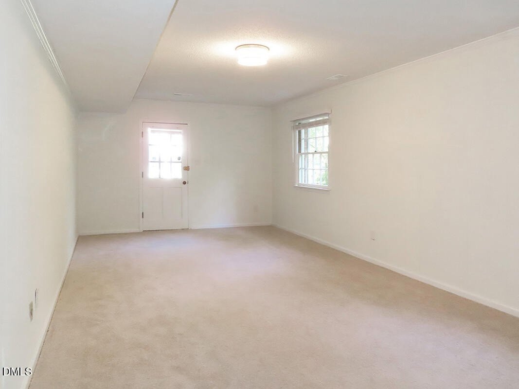 1920 White Plains Rd - Photo 7 of 22