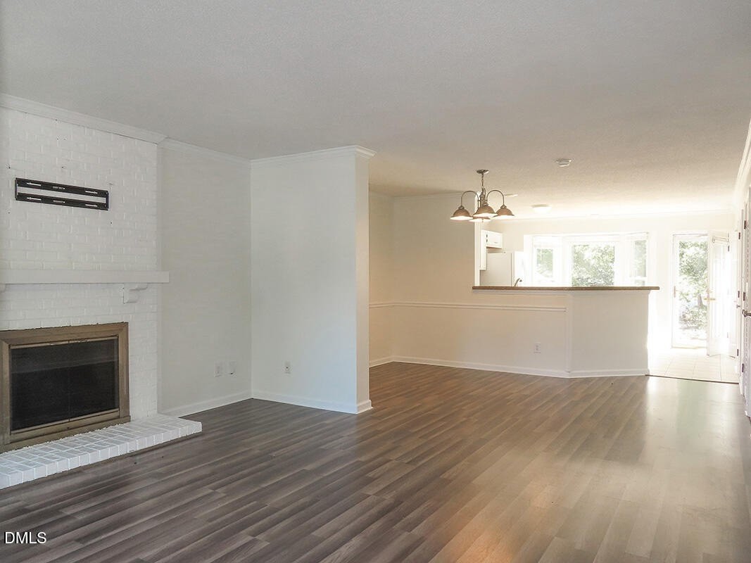 208 Standish Dr - Photo 3 of 18