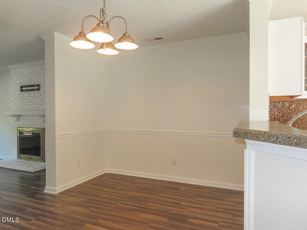 208 Standish Dr - Photo 5 of 18