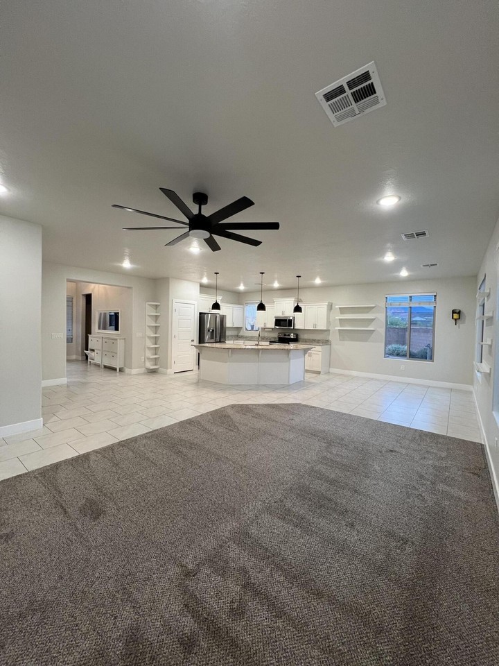202 N Sage Crest Cir - Photo 3 of 10