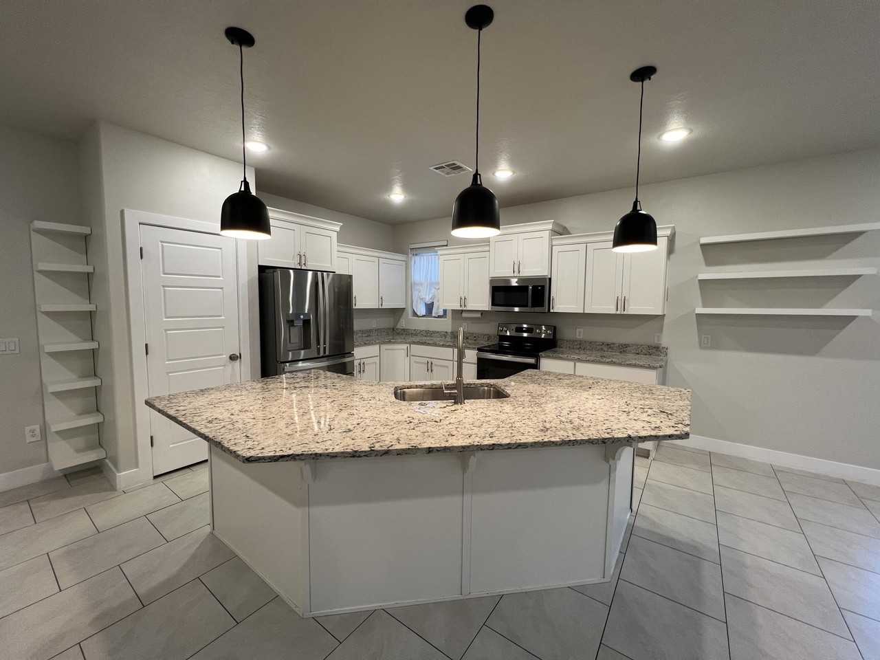 202 N Sage Crest Cir - Photo 4 of 10