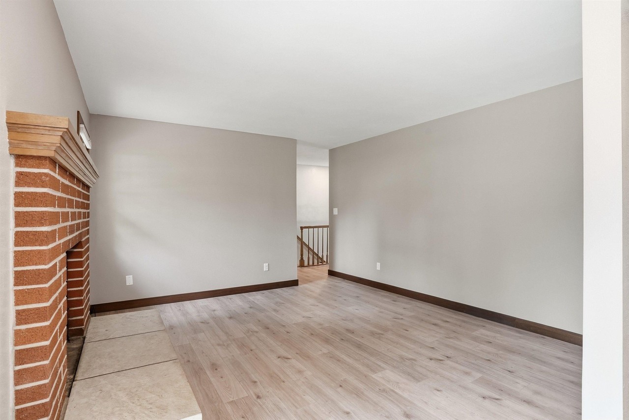 2428 Willow Ln - Photo 6 of 19