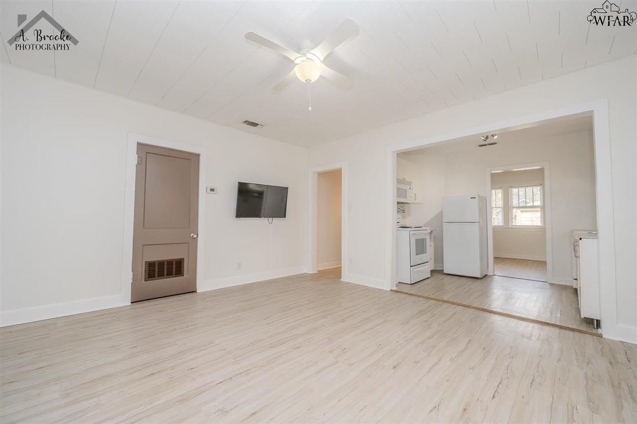 1634 Ardath Ave #1 - Photo 7 of 22