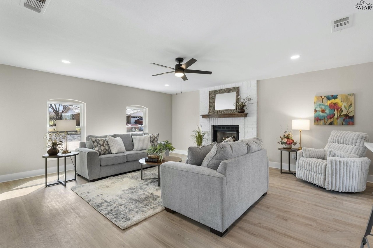 2308 Doris St - Photo 4 of 30