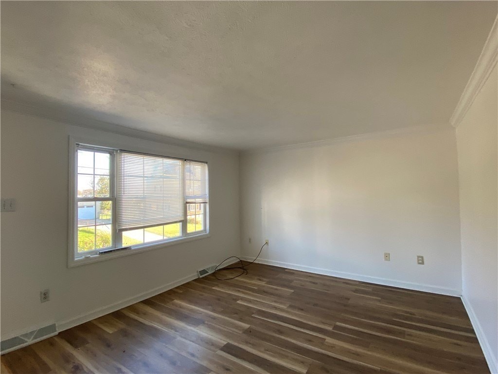 228 Fingal St - Photo 4 of 25