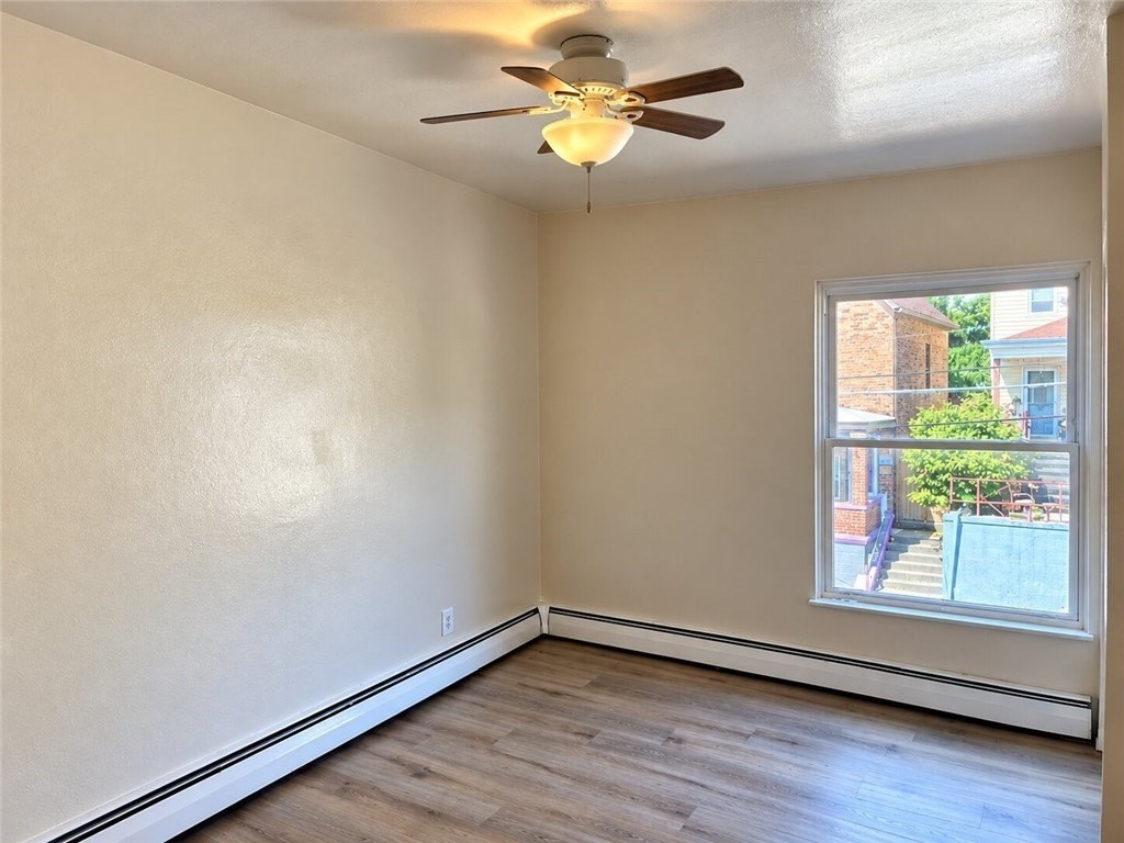 537 2nd St - Photo 3 of 8