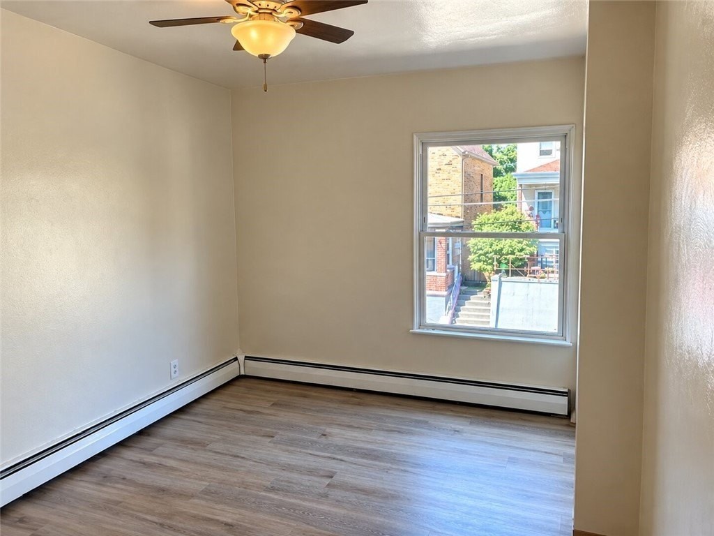 537 2nd St - Photo 4 of 8
