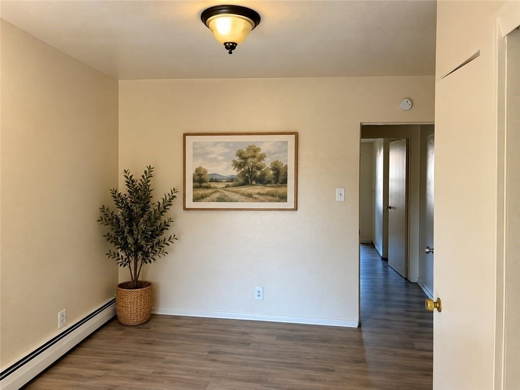 537 2nd St - Photo 5 of 8