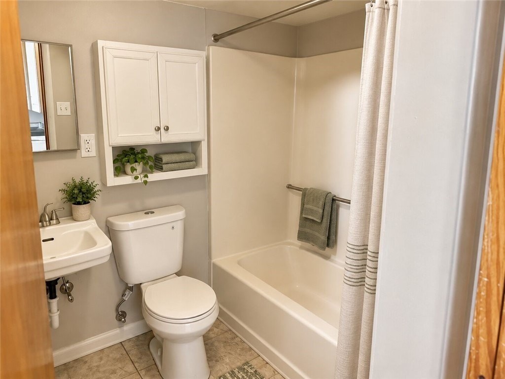 2551 Tilbrook Rd #B - Photo 4 of 6
