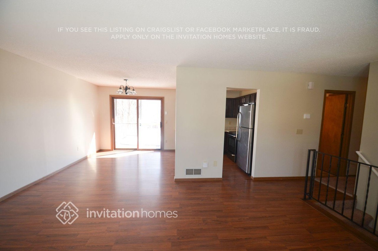 10635 Marmon St Ne - Photo 3 of 15