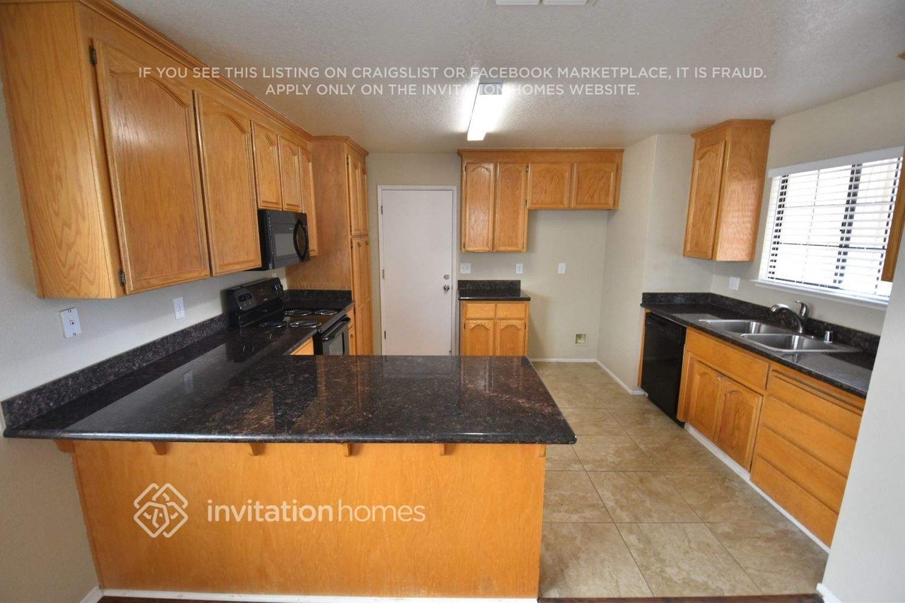 341 Hemphill Way - Photo 2 of 13