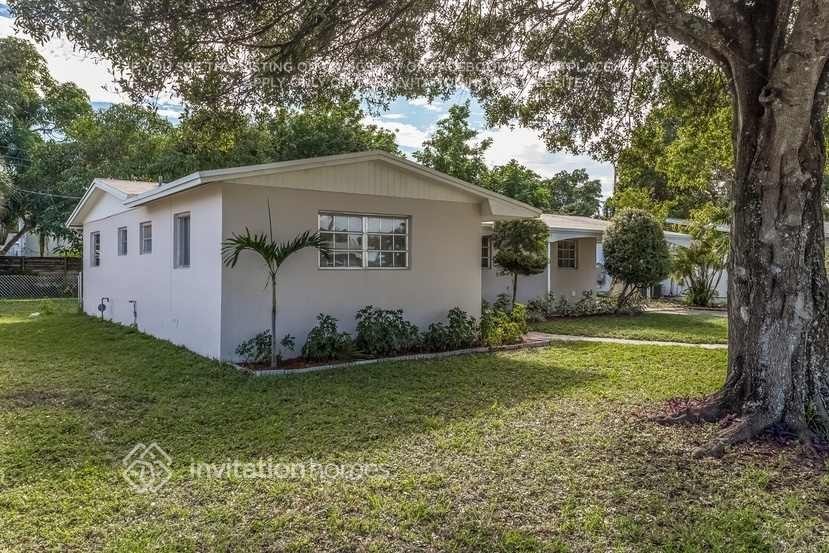 4724 Nw 4th St - Photo 2 of 10
