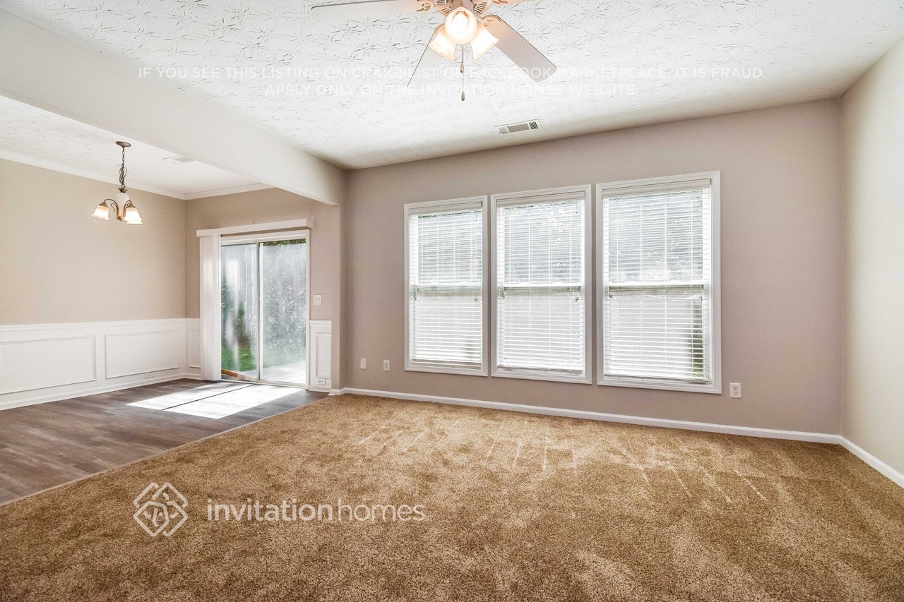 4380 Annlette Dr - Photo 3 of 16