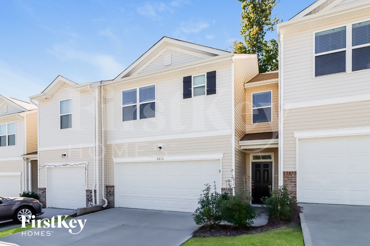 2052 Cypress Village Dr Nw - Photo 3 of 16