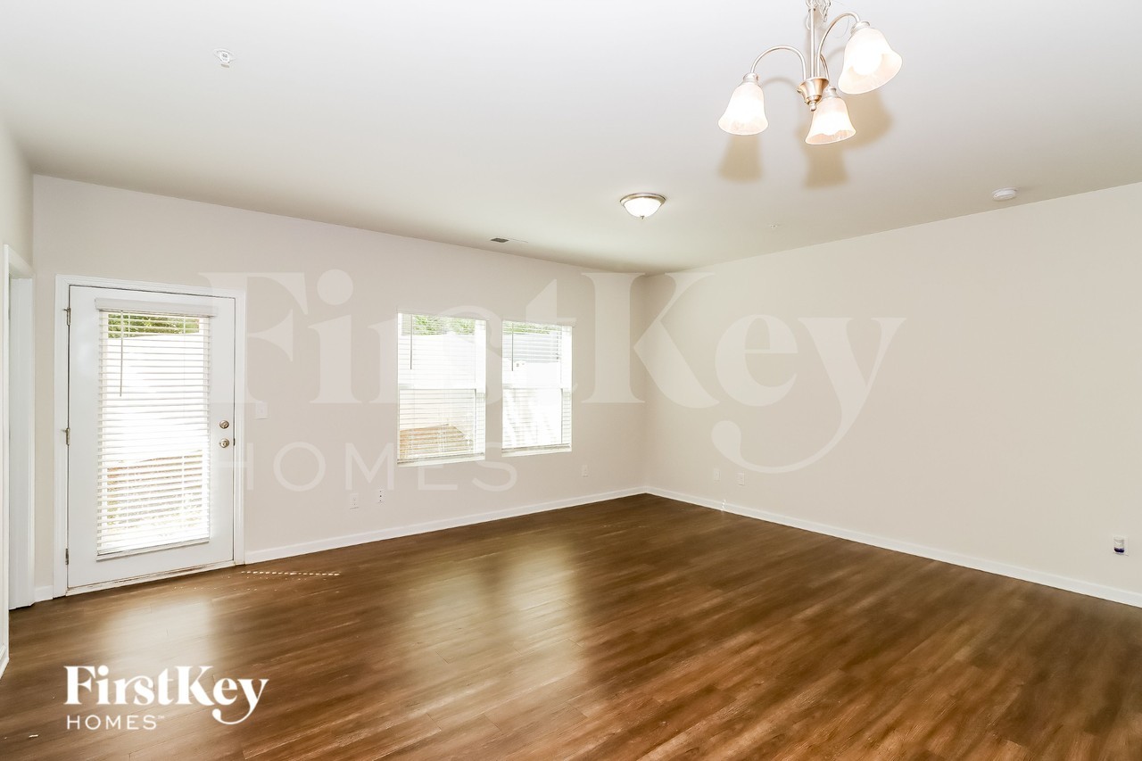 2052 Cypress Village Dr Nw - Photo 4 of 16
