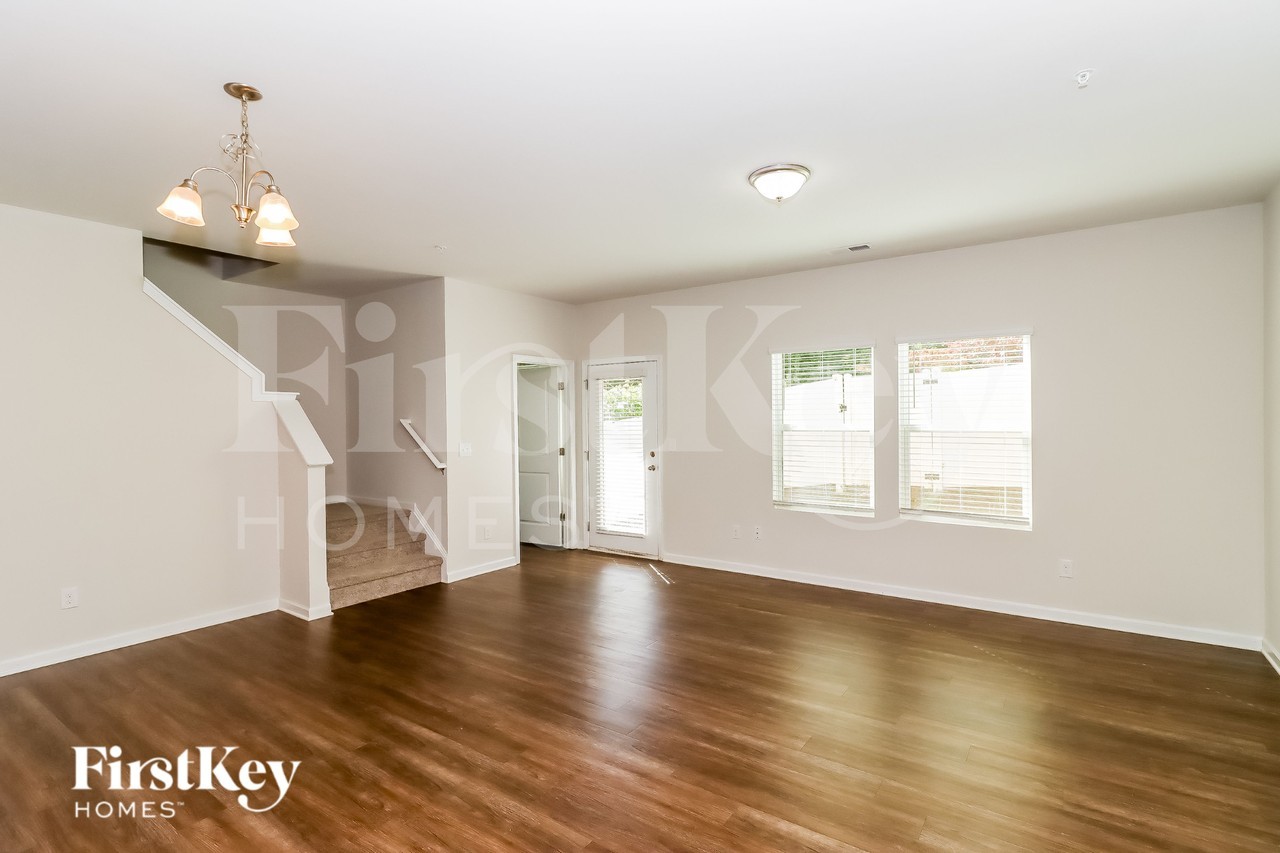 2052 Cypress Village Dr Nw - Photo 5 of 16