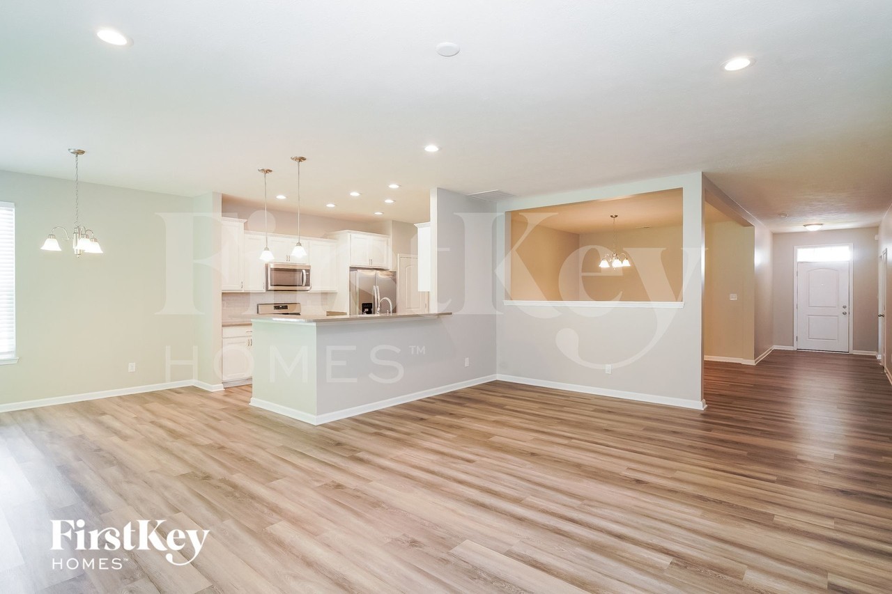 1687 Foudray Cir S - Photo 2 of 15