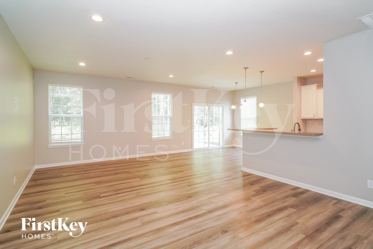 1687 Foudray Cir S - Photo 3 of 15