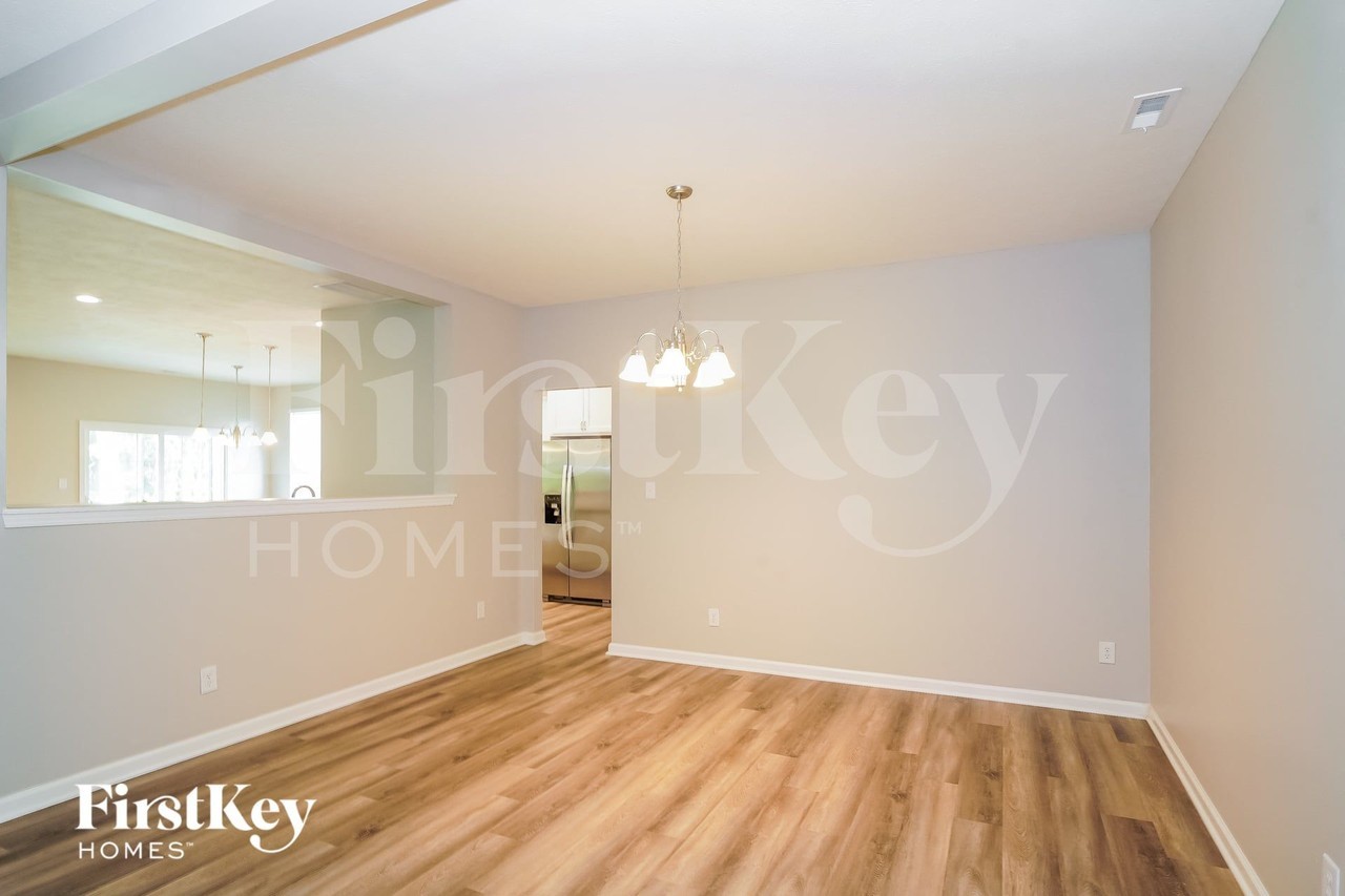 1687 Foudray Cir S - Photo 4 of 15