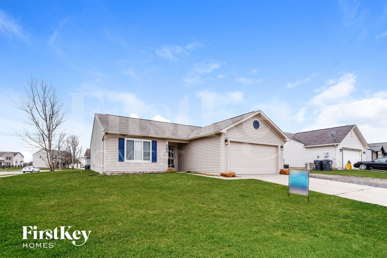 725 Woodway Ln - Photo 2 of 15