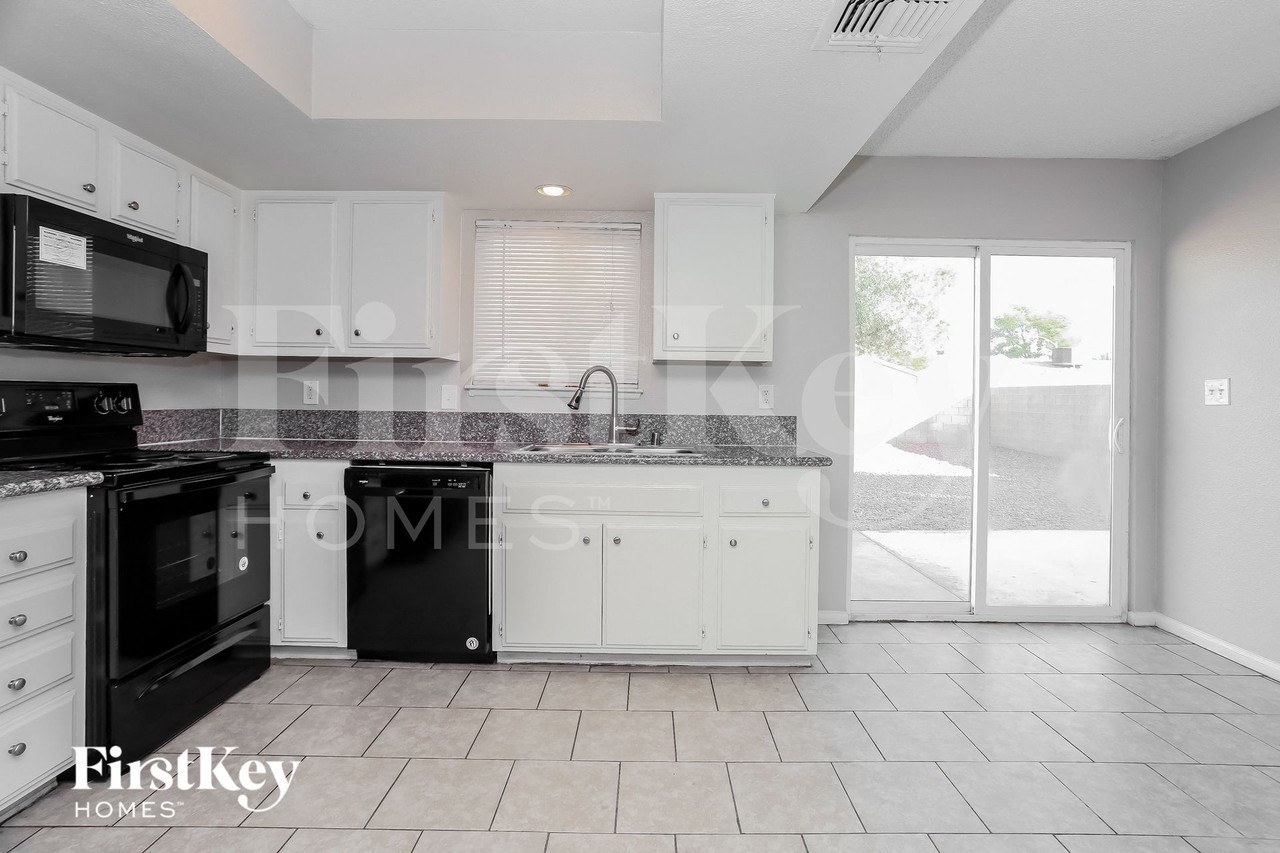 6312 Santa Cruz Ave - Photo 4 of 15