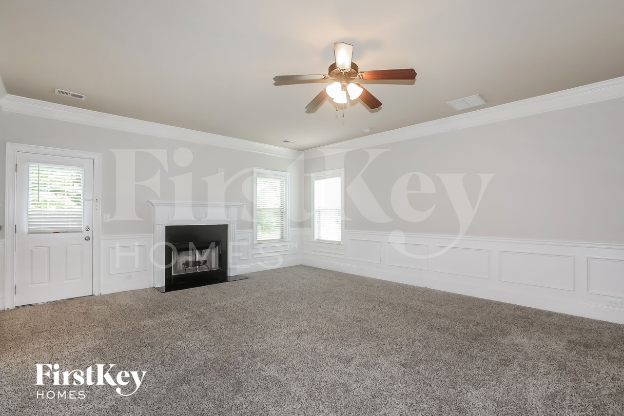 394 Plymstock Dr - Photo 2 of 15