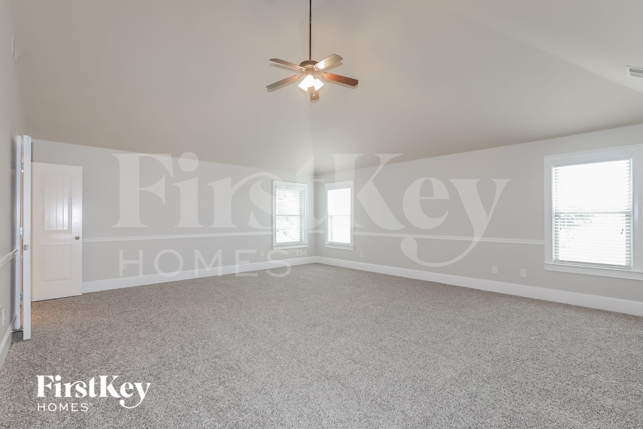 394 Plymstock Dr - Photo 7 of 15