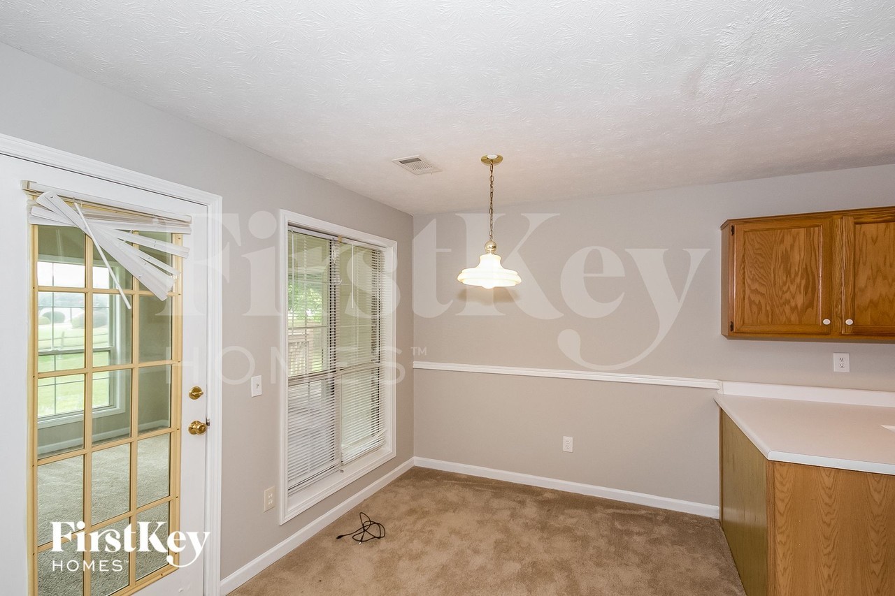 2720 Ivy Mill Dr - Photo 4 of 15