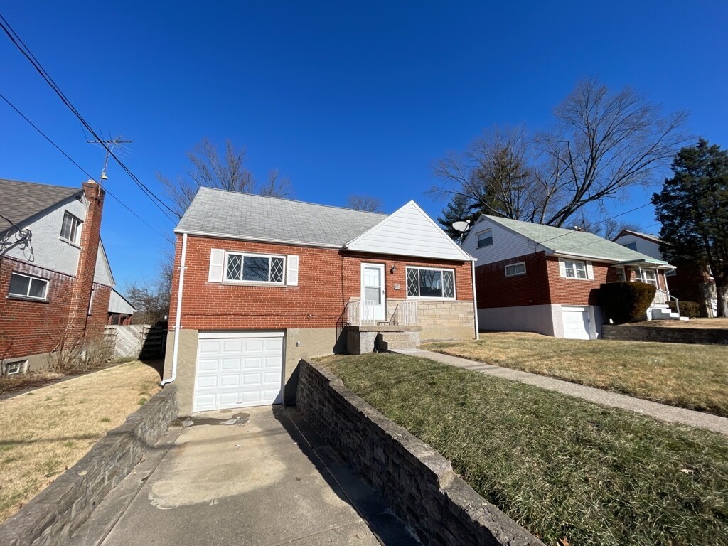 1506 Balfour Ln - Photo 2 of 11