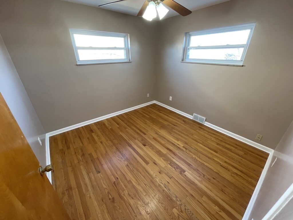 1506 Balfour Ln - Photo 6 of 11