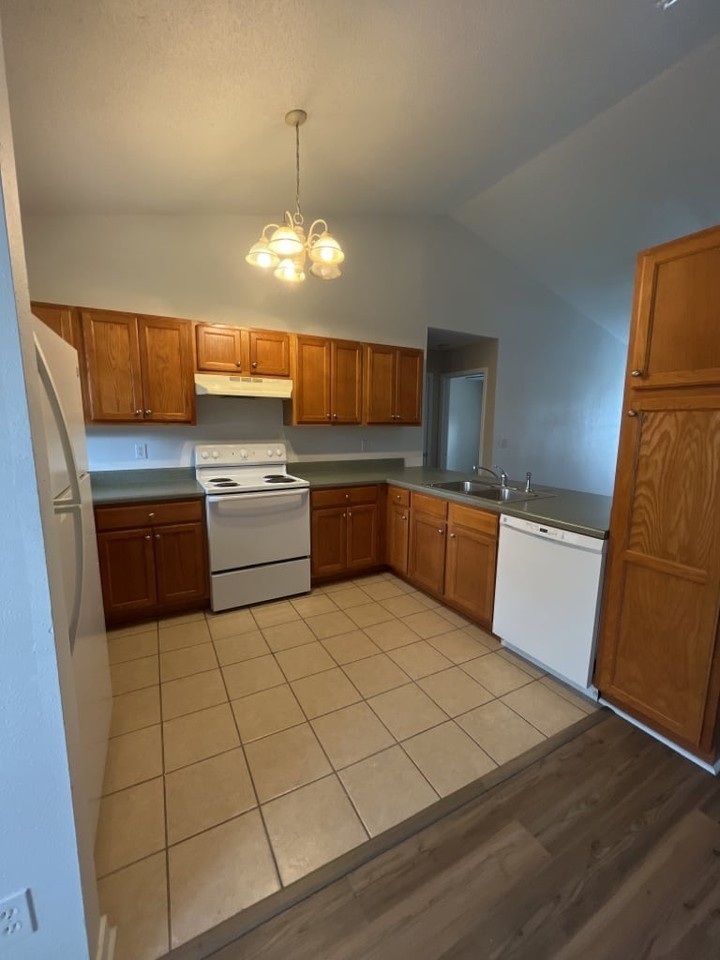 4621 Bobolink Way - Photo 6 of 19