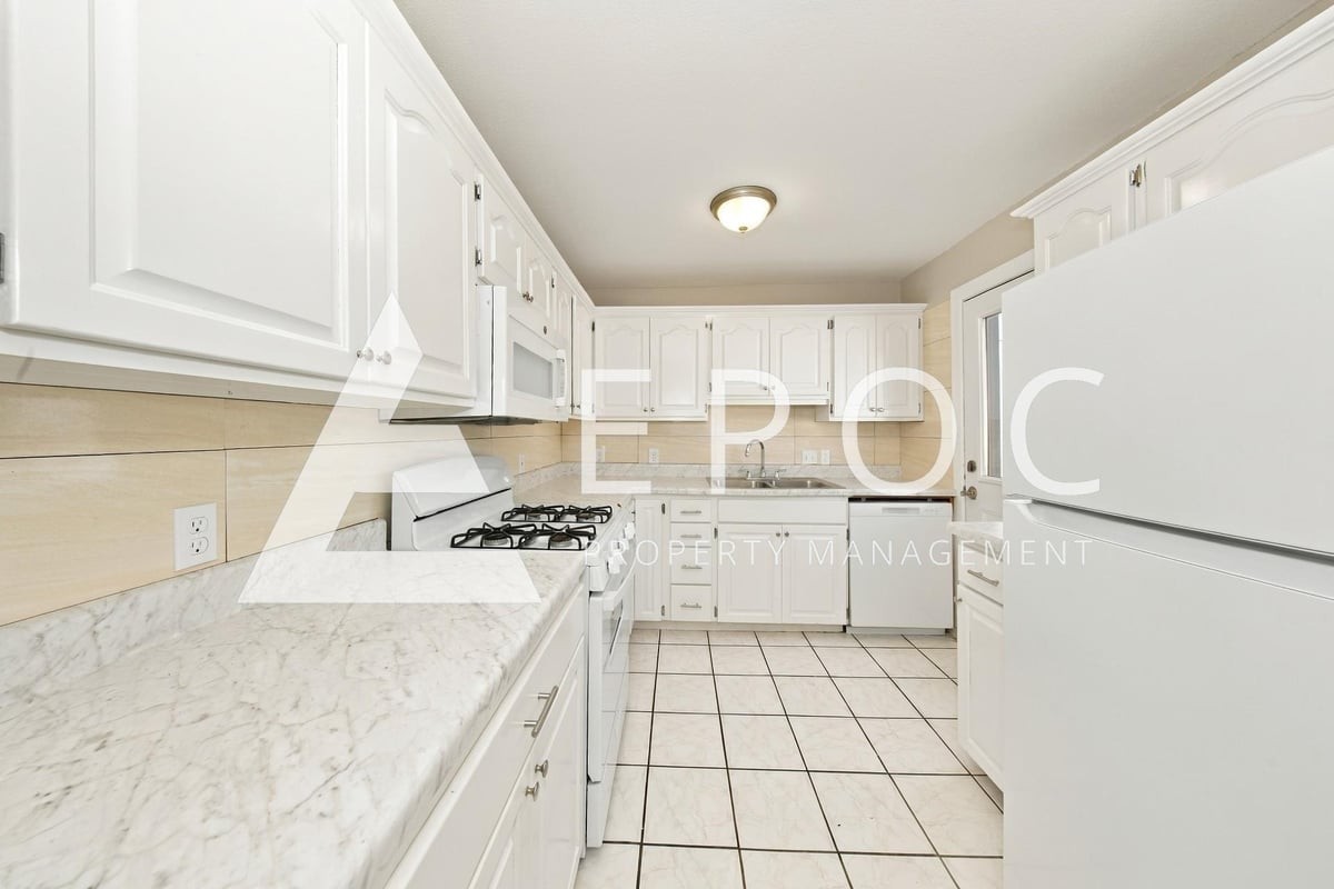 300 W Lilac Ln - Photo 5 of 15