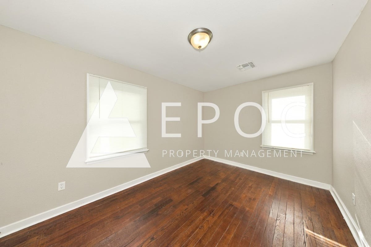 300 W Lilac Ln - Photo 6 of 15