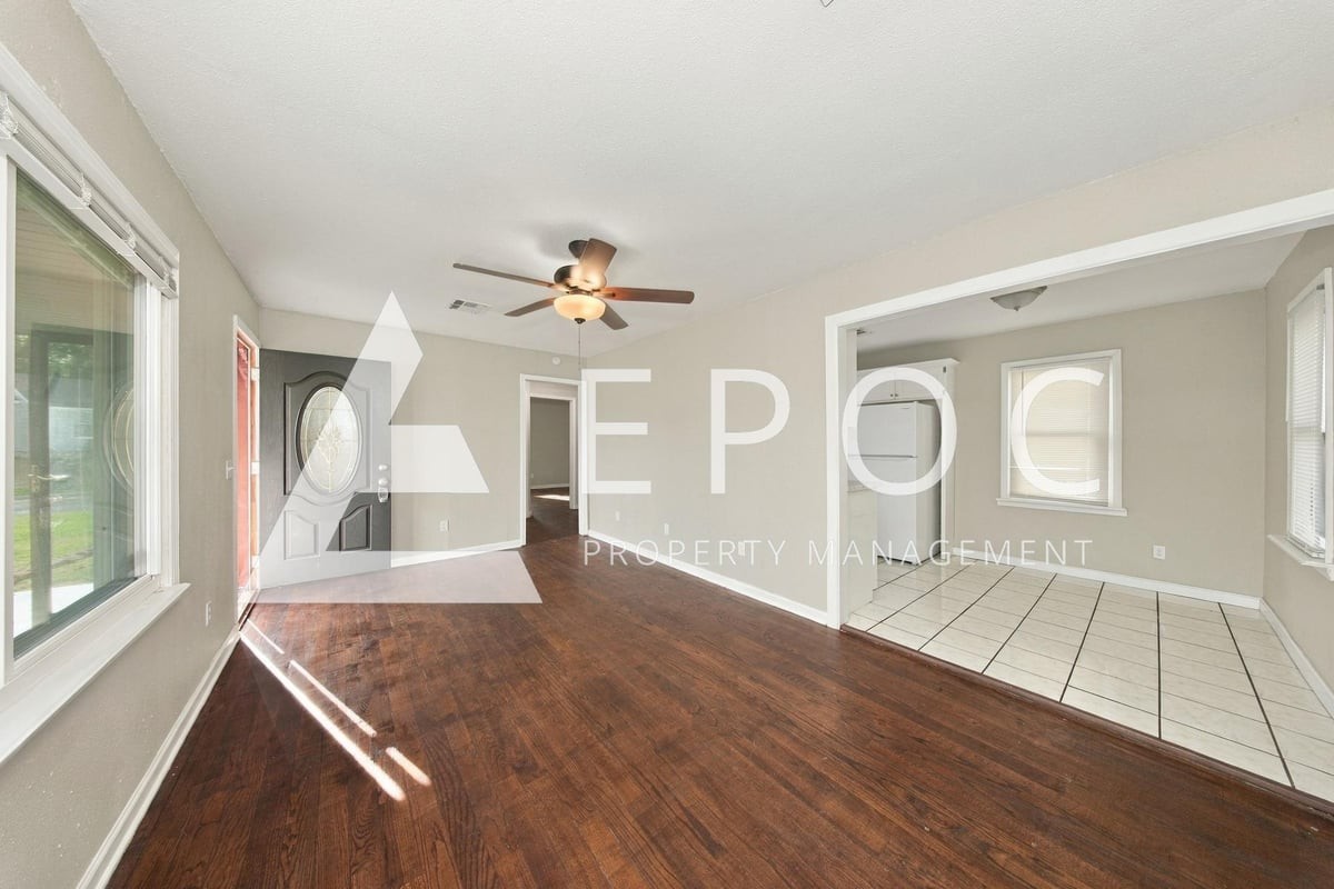 300 W Lilac Ln - Photo 7 of 15