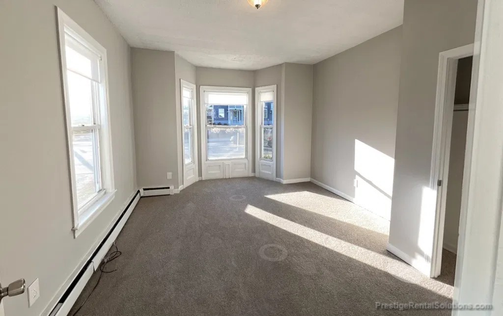 640 Washington St #3 - Photo 3 of 13