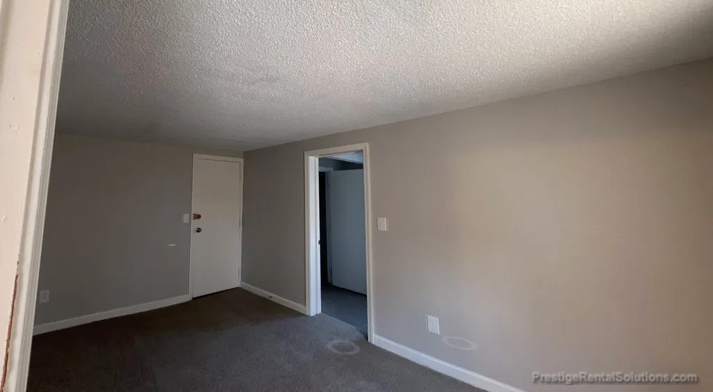 640 Washington St #3 - Photo 4 of 13