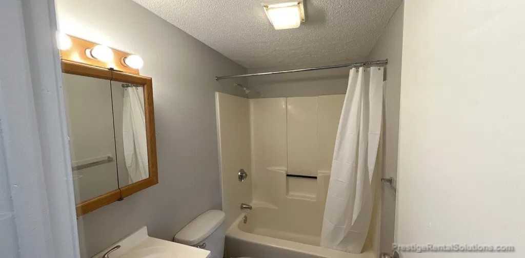 640 Washington St #3 - Photo 5 of 13
