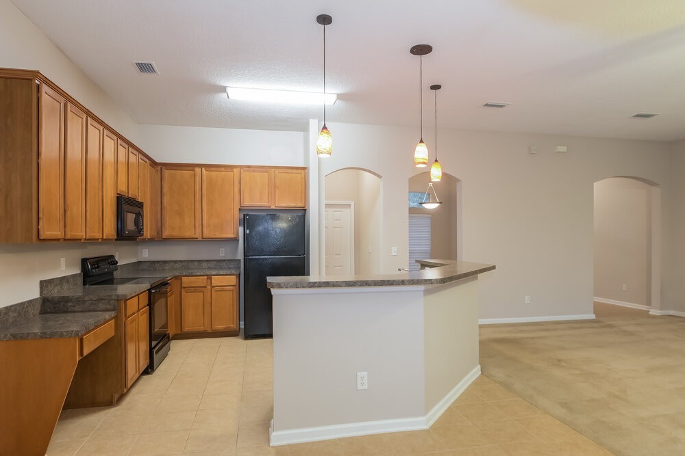 889 Lord Nelson Blvd - Photo 6 of 18