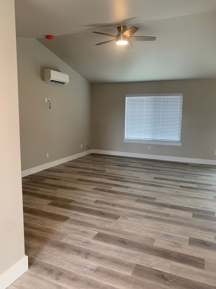 857 W Crystal Ct - Photo 5 of 18