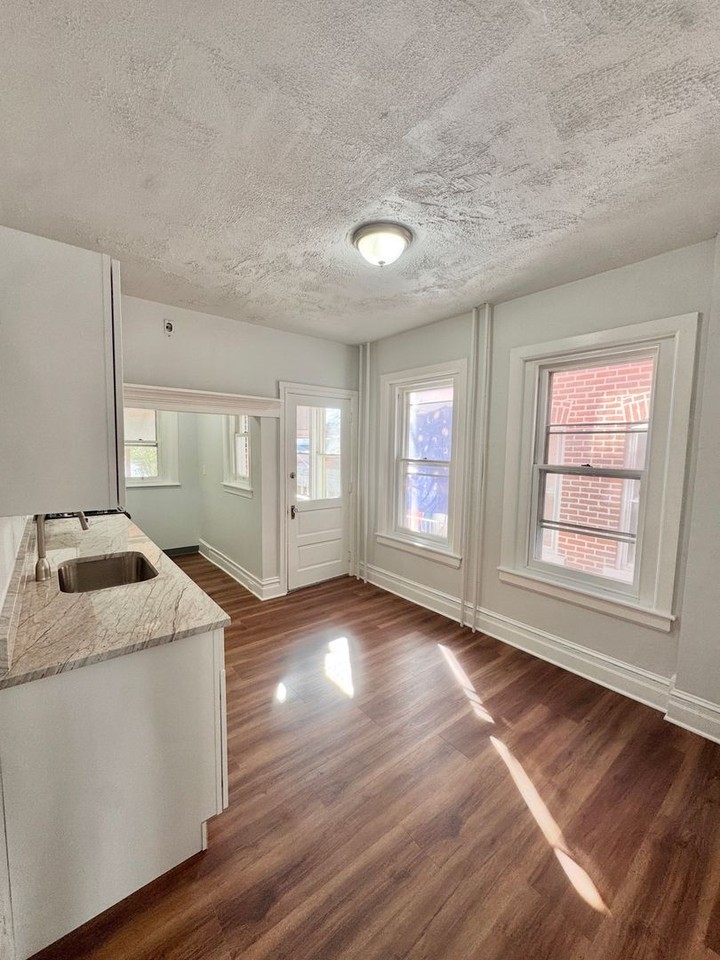 1024 W Green St - Photo 7 of 23