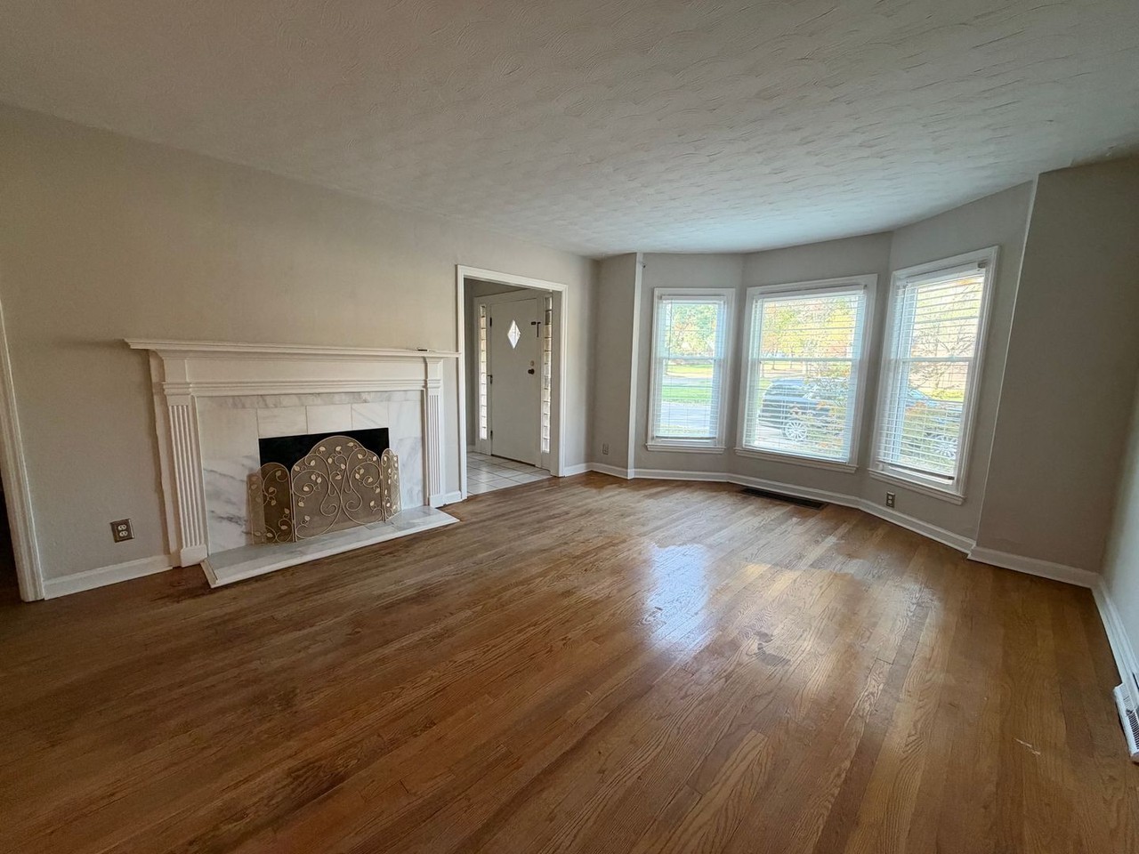 1240 Delaine Ave - Photo 7 of 15