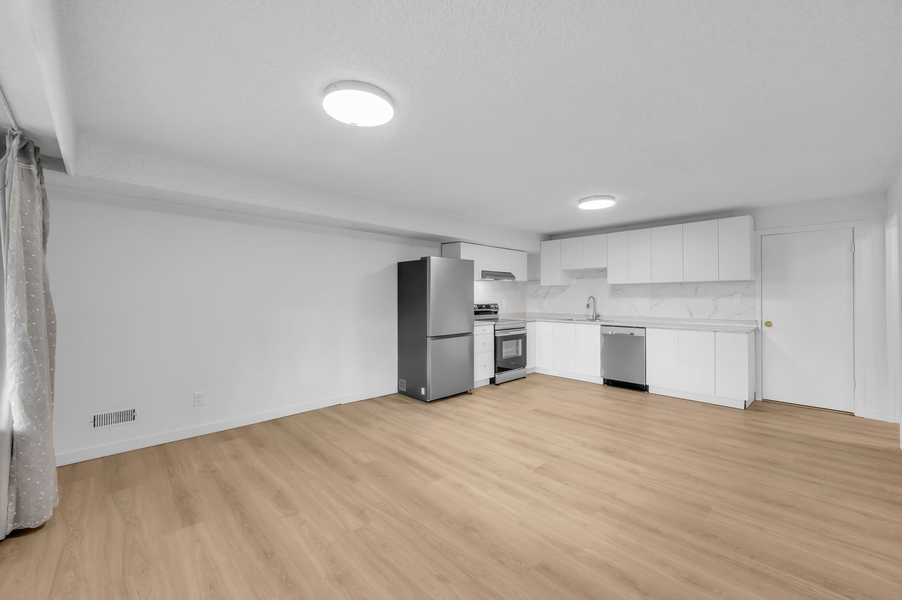 870 Greenwood Road - Photo 3 of 19