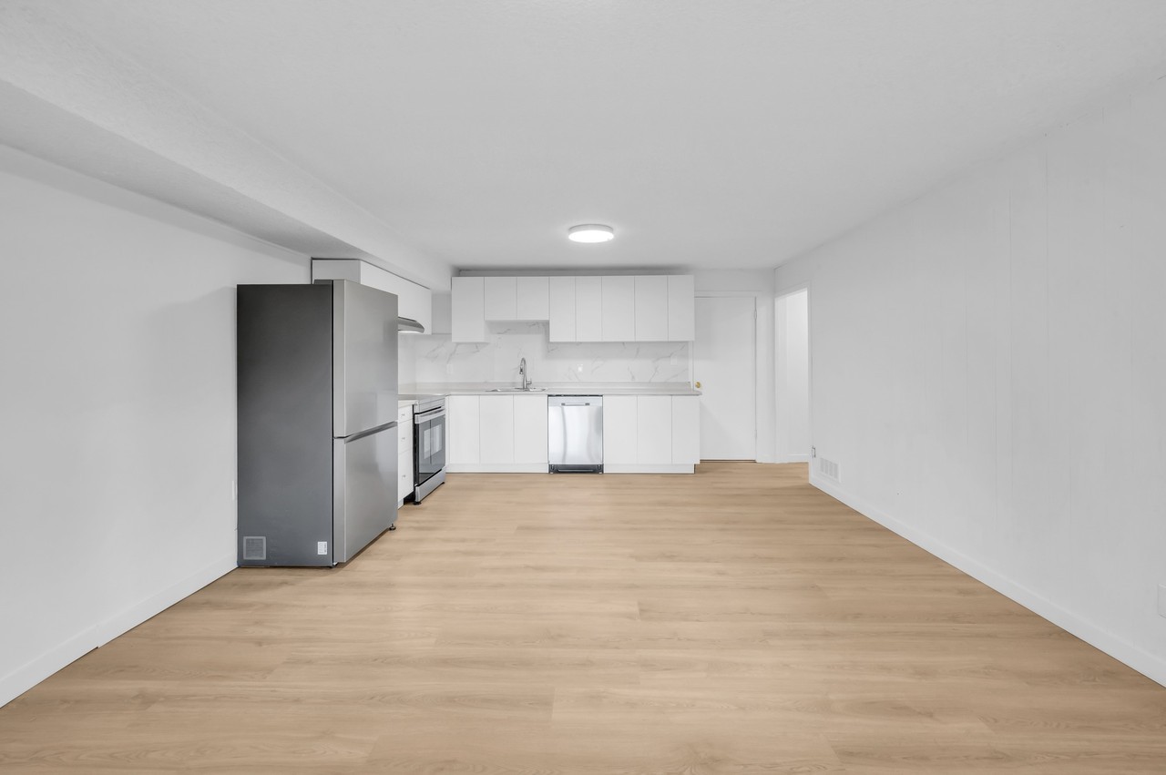 870 Greenwood Road - Photo 4 of 19