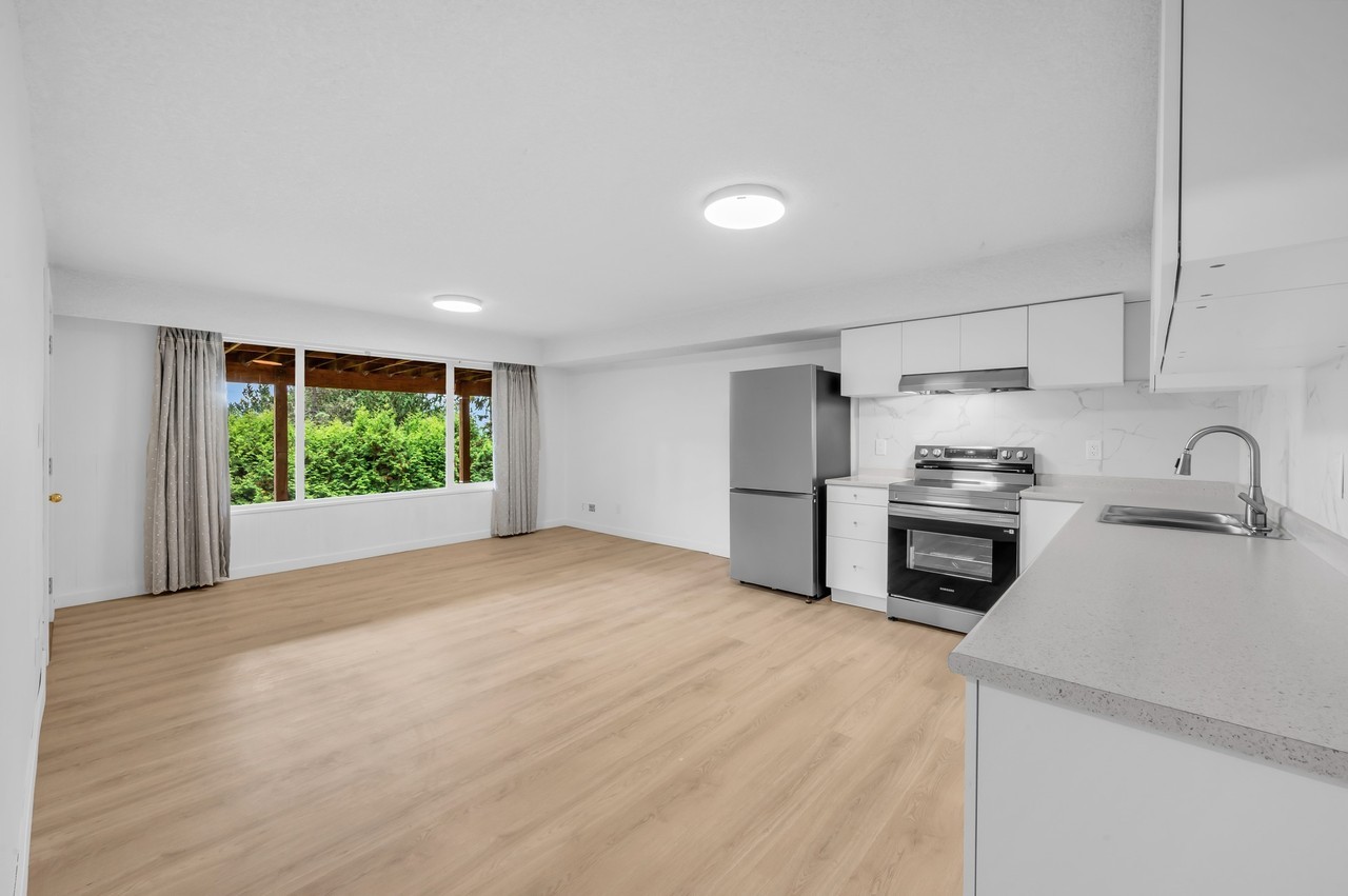 870 Greenwood Road - Photo 5 of 19
